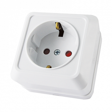 ЛАДОГА Розетка о/у, 1 гнездо, с/з и шторками, 16А, 230В, IP20, белая. SQ1801-0060